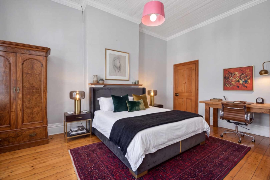 7 Bedroom Property for Sale in Oranjezicht Western Cape